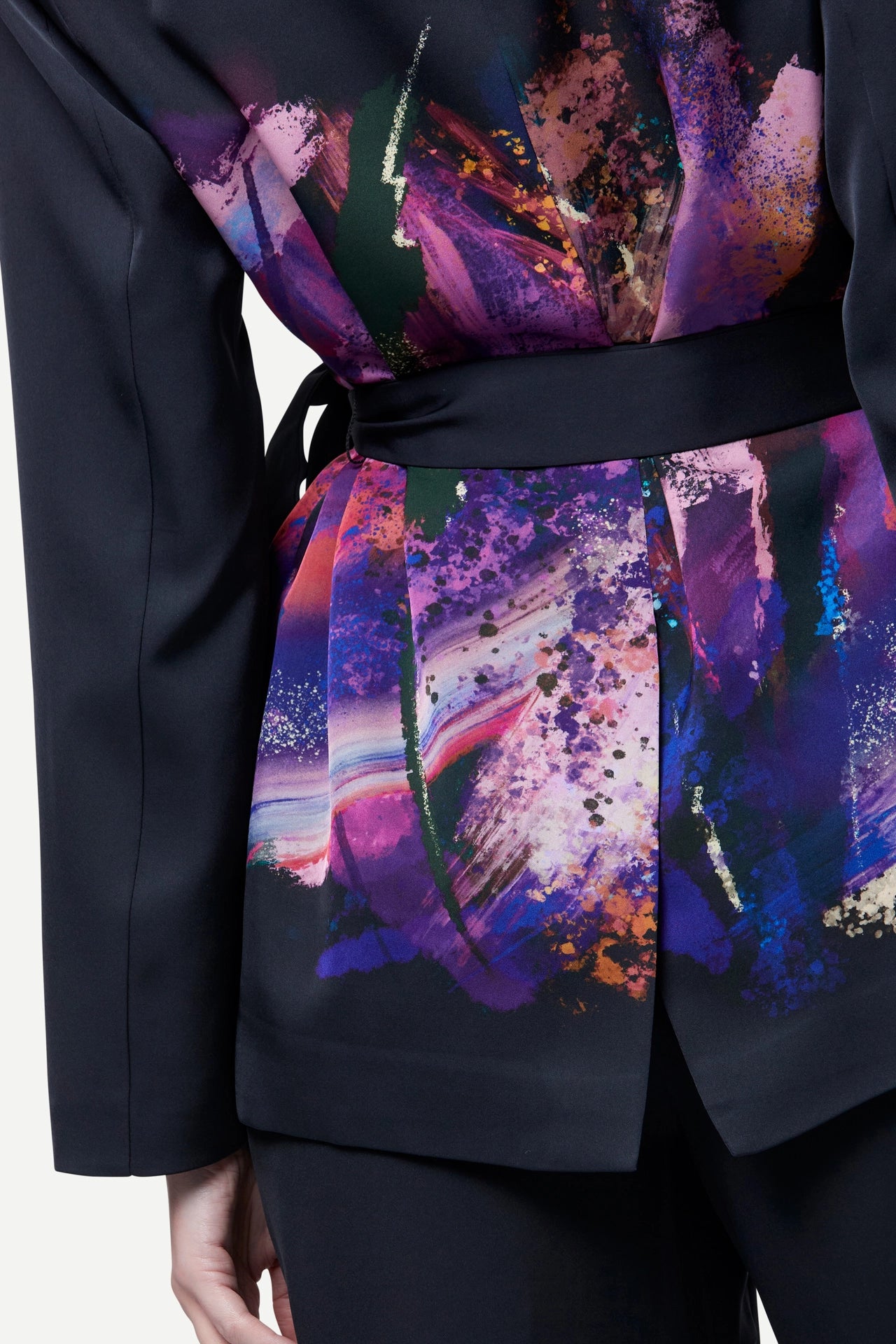 Zafur's Mayfair Blazer in Flower Print Black