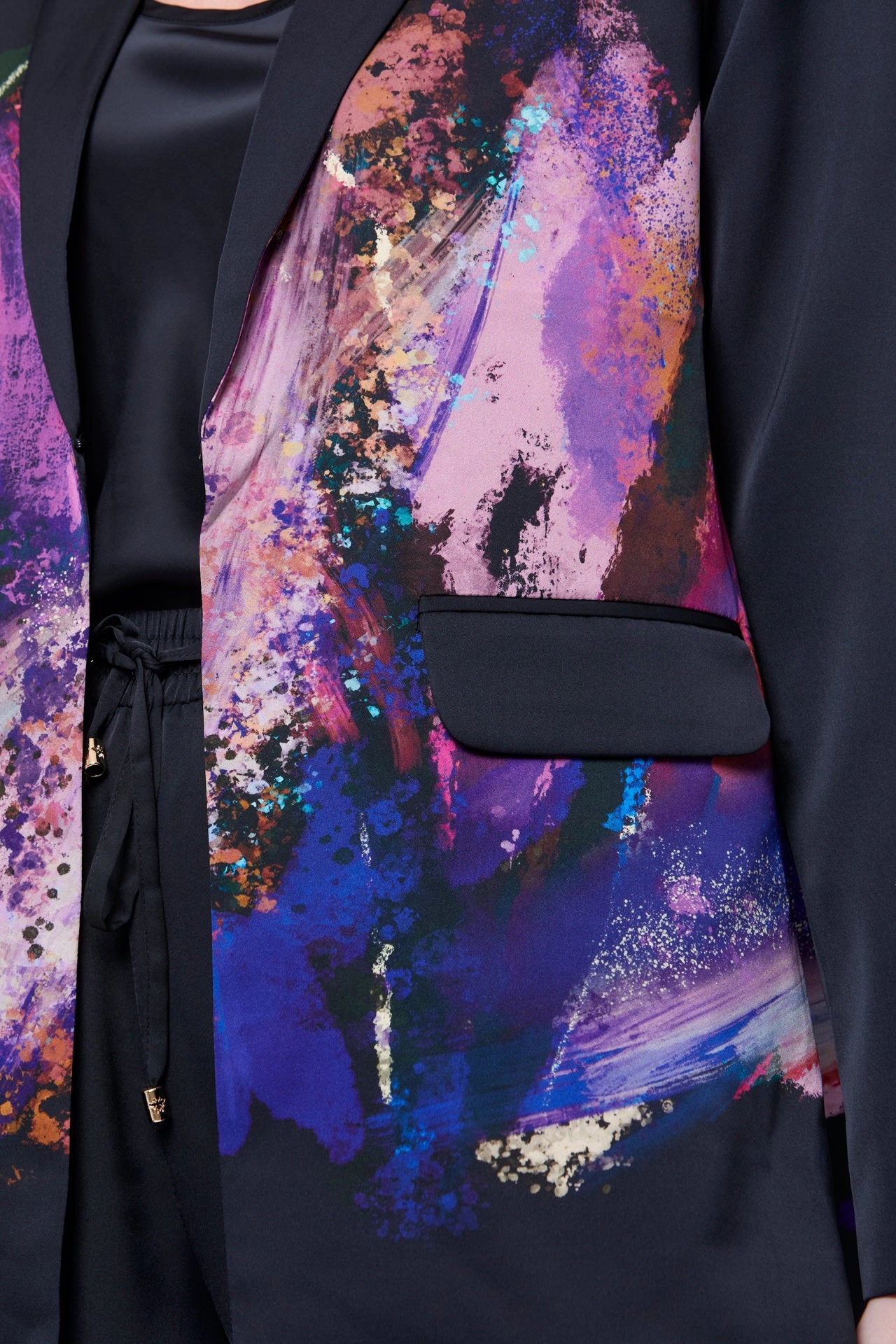 Zafur's Mayfair Blazer in Flower Print Black